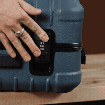 Coraza Suitcase - Medium Checked