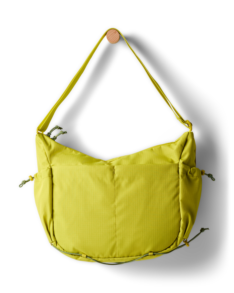 Viaje 12L Shoulder Bag