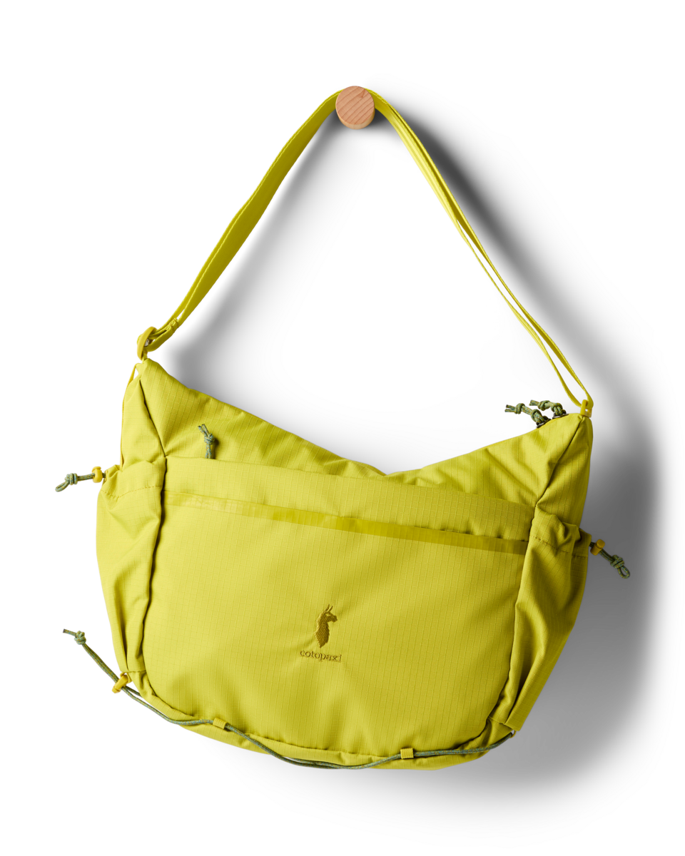 Viaje 12L Shoulder Bag