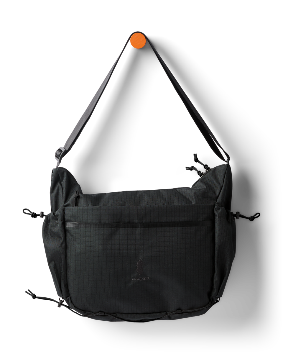 Viaje 12L Shoulder Bag